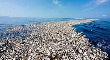 Vast layer of pollutants over the Pacific Ocean